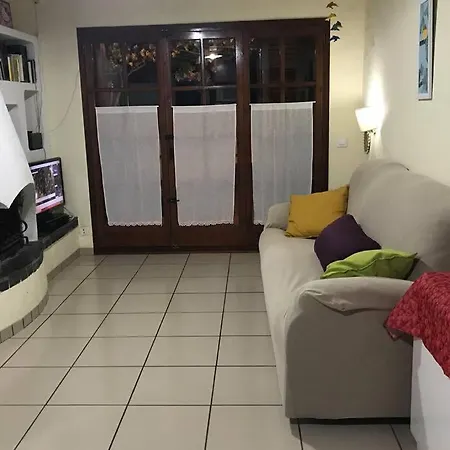Casita Blanca Con Fibra Optica Y Piscina Cominutaria * Tossa de Mar