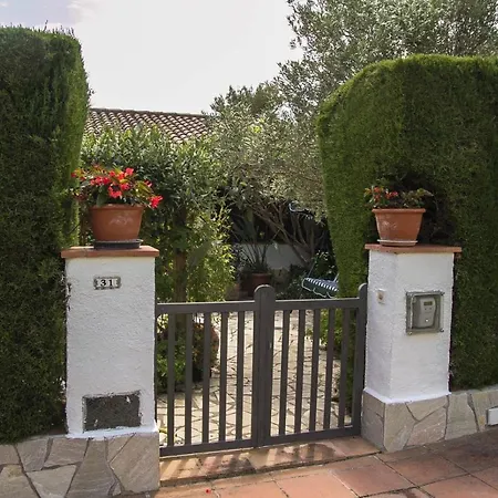 Casita Blanca Con Fibra Optica Y Piscina Cominutaria Tossa de Mar