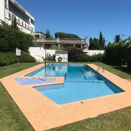 Casita Blanca Con Fibra Optica Y Piscina Cominutaria Holiday home *
